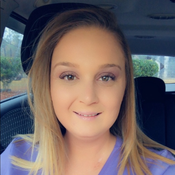 Meet your Posher, Carlie - Picture 1 of 1